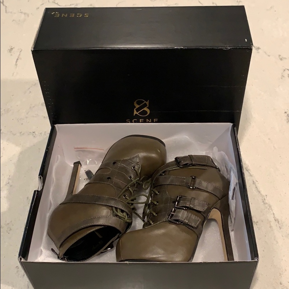 Scene Heeled Booties